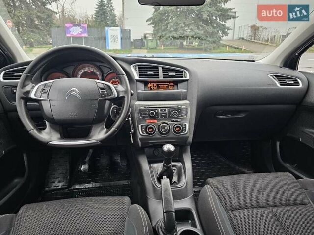 Черный Ситроен С4, объемом двигателя 1.59 л и пробегом 150 тыс. км за 4000 $, фото 23 на Automoto.ua
