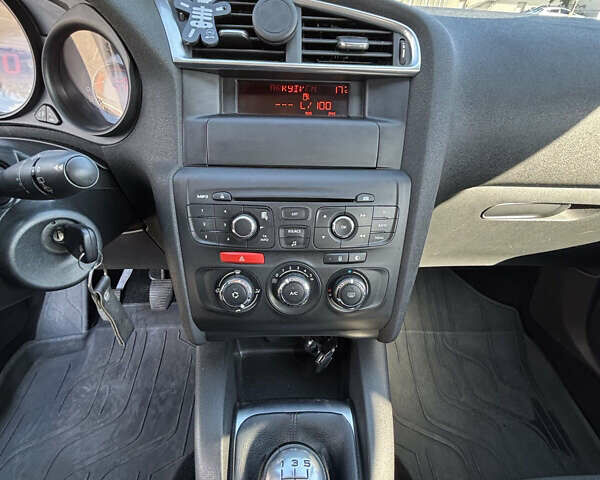 Чорний Сітроен С4, об'ємом двигуна 1.56 л та пробігом 220 тис. км за 6300 $, фото 6 на Automoto.ua