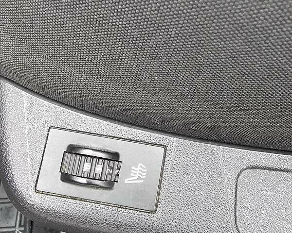 Черный Ситроен С4, объемом двигателя 1.6 л и пробегом 150 тыс. км за 4700 $, фото 5 на Automoto.ua