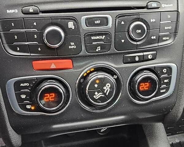 Черный Ситроен С4, объемом двигателя 1.59 л и пробегом 150 тыс. км за 4000 $, фото 15 на Automoto.ua