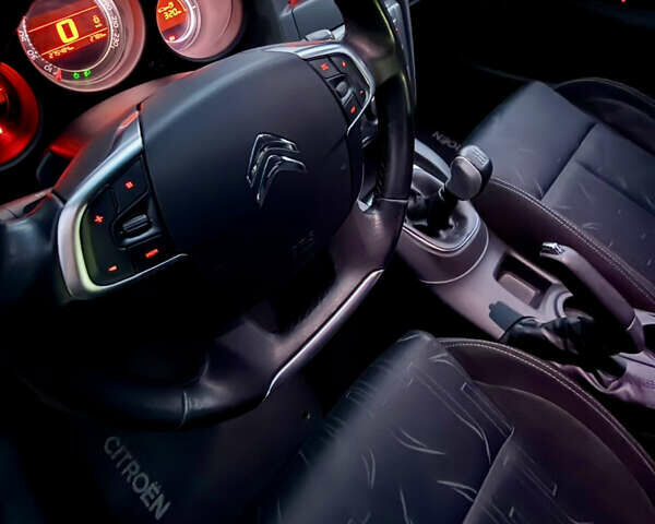 Черный Ситроен С4, объемом двигателя 1.6 л и пробегом 275 тыс. км за 7700 $, фото 9 на Automoto.ua