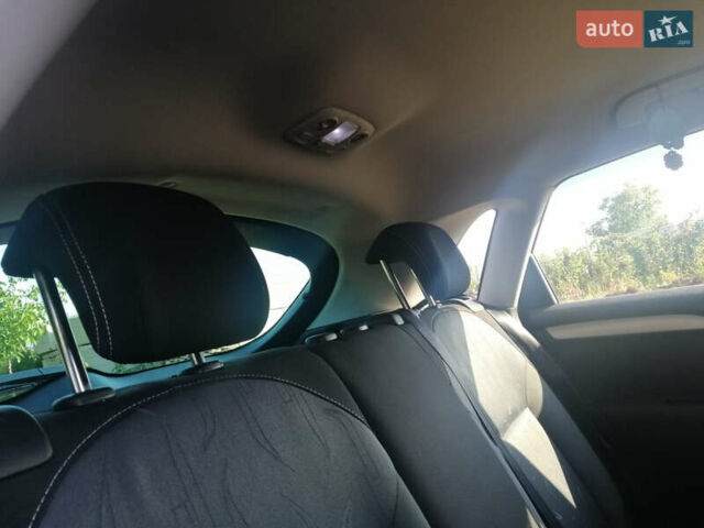 Черный Ситроен С4, объемом двигателя 1.56 л и пробегом 275 тыс. км за 7800 $, фото 8 на Automoto.ua