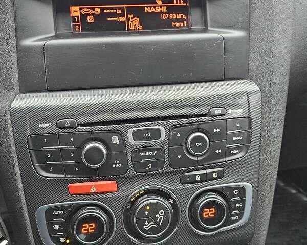 Черный Ситроен С4, объемом двигателя 1.59 л и пробегом 150 тыс. км за 4000 $, фото 16 на Automoto.ua