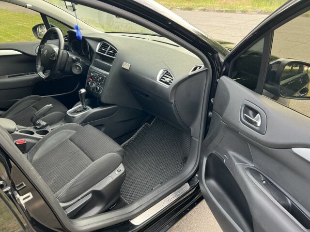 Чорний Сітроен С4, об'ємом двигуна 1.6 л та пробігом 147 тис. км за 7300 $, фото 15 на Automoto.ua