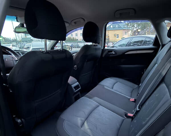 Черный Ситроен С4, объемом двигателя 1.6 л и пробегом 275 тыс. км за 7700 $, фото 7 на Automoto.ua