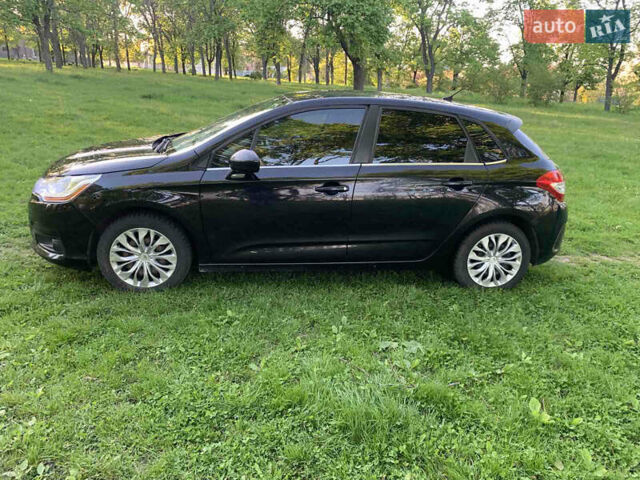 Черный Ситроен С4, объемом двигателя 1.6 л и пробегом 250 тыс. км за 6800 $, фото 2 на Automoto.ua