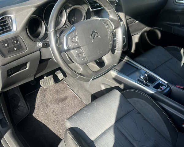 Черный Ситроен С4, объемом двигателя 1.6 л и пробегом 230 тыс. км за 7700 $, фото 8 на Automoto.ua