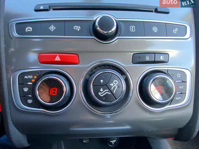 Черный Ситроен С4, объемом двигателя 1.6 л и пробегом 195 тыс. км за 11200 $, фото 17 на Automoto.ua