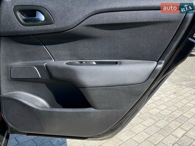 Чорний Сітроен С4, об'ємом двигуна 1.6 л та пробігом 195 тис. км за 11500 $, фото 25 на Automoto.ua