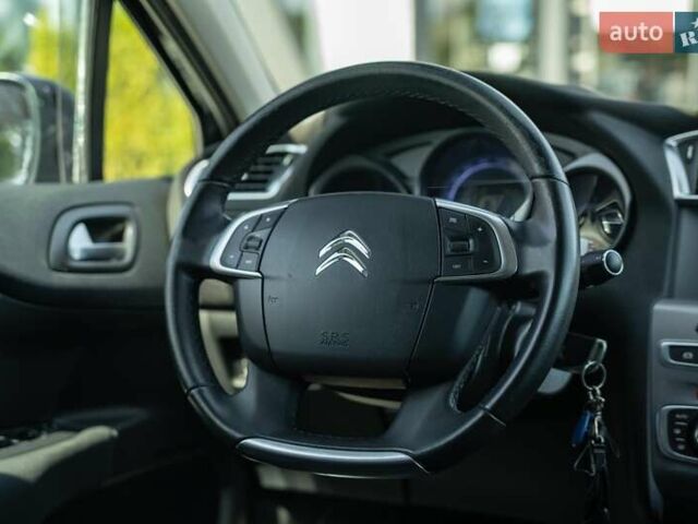 Чорний Сітроен С4, об'ємом двигуна 1.56 л та пробігом 209 тис. км за 11500 $, фото 17 на Automoto.ua