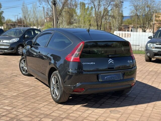 Черный Ситроен С4, объемом двигателя 1.6 л и пробегом 205 тыс. км за 5500 $, фото 3 на Automoto.ua