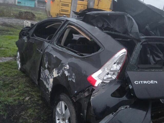 Черный Ситроен С4, объемом двигателя 0 л и пробегом 300 тыс. км за 1500 $, фото 6 на Automoto.ua