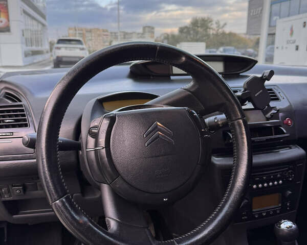 Черный Ситроен С4, объемом двигателя 1.6 л и пробегом 209 тыс. км за 6000 $, фото 20 на Automoto.ua