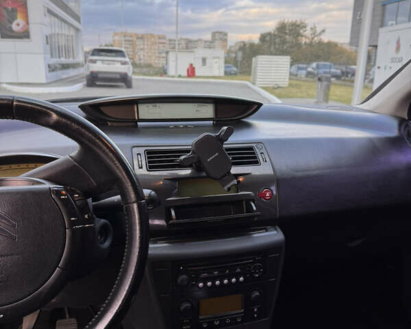 Черный Ситроен С4, объемом двигателя 1.6 л и пробегом 209 тыс. км за 6000 $, фото 17 на Automoto.ua