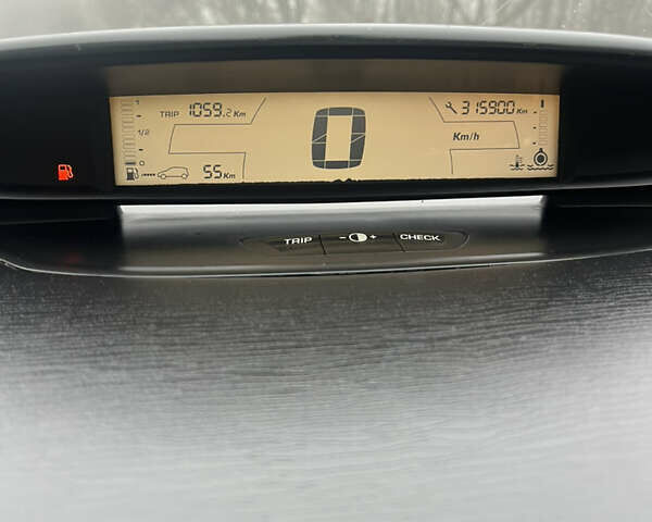 Черный Ситроен С4, объемом двигателя 1.6 л и пробегом 315 тыс. км за 3000 $, фото 12 на Automoto.ua