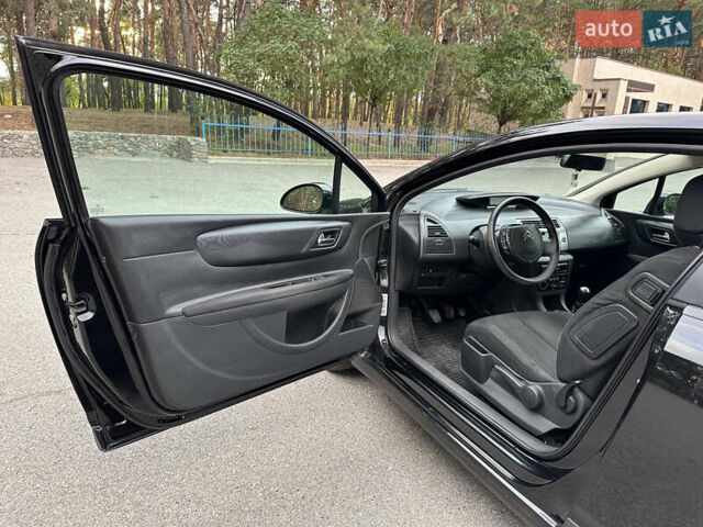 Черный Ситроен С4, объемом двигателя 1.56 л и пробегом 216 тыс. км за 5400 $, фото 23 на Automoto.ua
