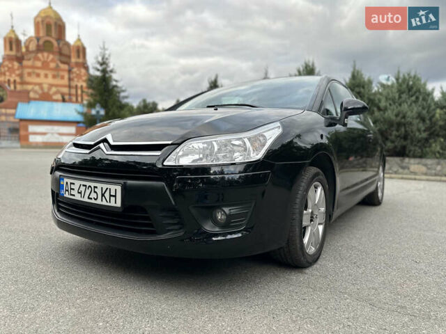 Черный Ситроен С4, объемом двигателя 1.56 л и пробегом 216 тыс. км за 5400 $, фото 4 на Automoto.ua