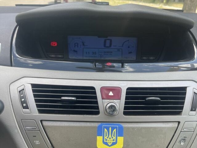 Черный Ситроен С4, объемом двигателя 1.6 л и пробегом 290 тыс. км за 4900 $, фото 8 на Automoto.ua