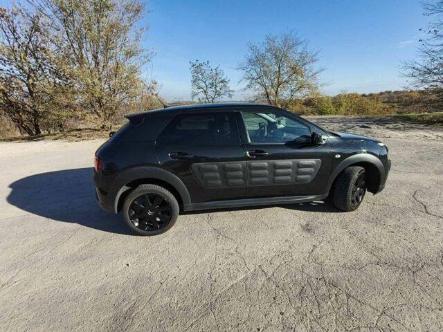 Черный Ситроен С4, объемом двигателя 1.6 л и пробегом 240 тыс. км за 11000 $, фото 4 на Automoto.ua