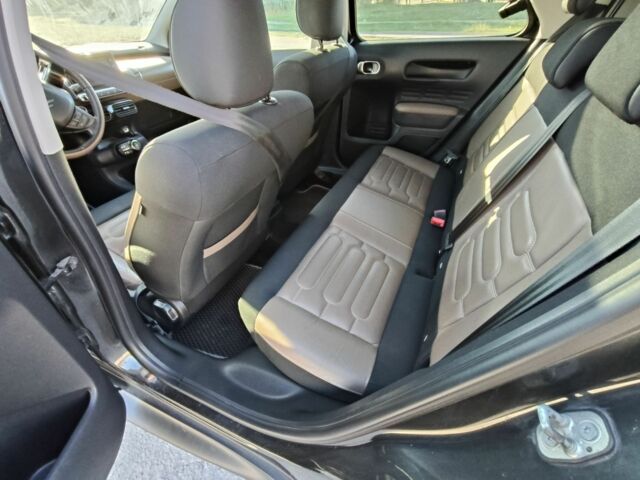 Черный Ситроен С4, объемом двигателя 1.6 л и пробегом 240 тыс. км за 11000 $, фото 5 на Automoto.ua