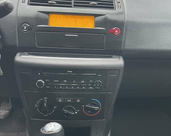 Фиолетовый Ситроен С4, объемом двигателя 1.6 л и пробегом 296 тыс. км за 4400 $, фото 7 на Automoto.ua