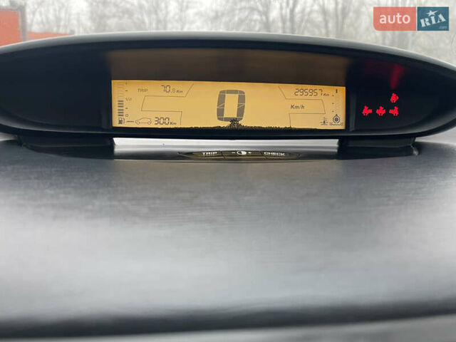 Фиолетовый Ситроен С4, объемом двигателя 1.6 л и пробегом 296 тыс. км за 4400 $, фото 3 на Automoto.ua