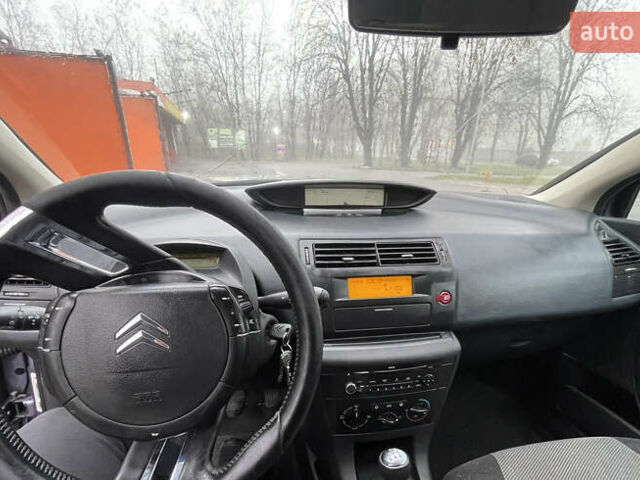 Фиолетовый Ситроен С4, объемом двигателя 1.6 л и пробегом 296 тыс. км за 4400 $, фото 8 на Automoto.ua