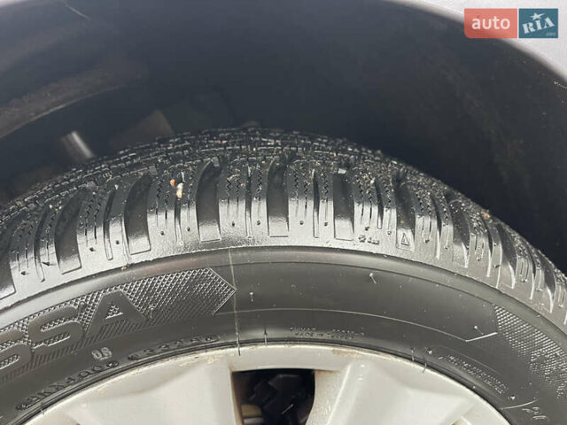 Фиолетовый Ситроен С4, объемом двигателя 1.6 л и пробегом 296 тыс. км за 4400 $, фото 4 на Automoto.ua