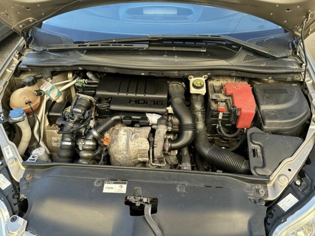 Коричневый Ситроен С4, объемом двигателя 1.6 л и пробегом 255 тыс. км за 5200 $, фото 4 на Automoto.ua