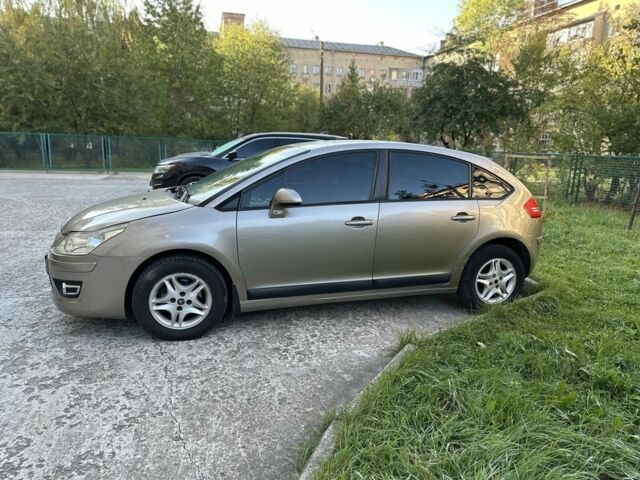 Коричневый Ситроен С4, объемом двигателя 1.6 л и пробегом 255 тыс. км за 5200 $, фото 1 на Automoto.ua