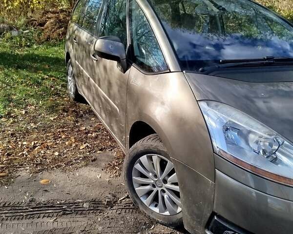 Коричневый Ситроен С4, объемом двигателя 1.6 л и пробегом 236 тыс. км за 6500 $, фото 1 на Automoto.ua