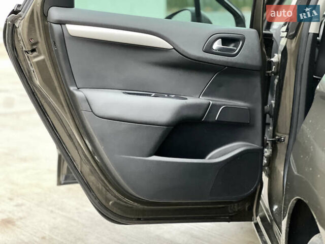 Коричневый Ситроен С4, объемом двигателя 1.56 л и пробегом 255 тыс. км за 7500 $, фото 27 на Automoto.ua