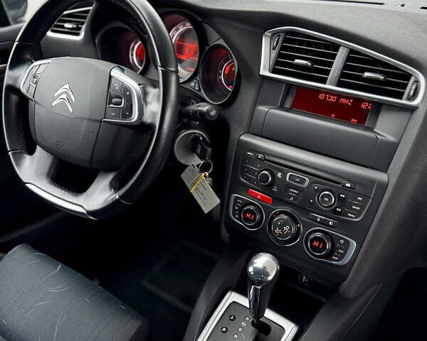 Коричневый Ситроен С4, объемом двигателя 1.6 л и пробегом 111 тыс. км за 6599 $, фото 23 на Automoto.ua