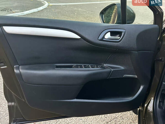 Коричневий Сітроен С4, об'ємом двигуна 1.6 л та пробігом 250 тис. км за 6400 $, фото 19 на Automoto.ua