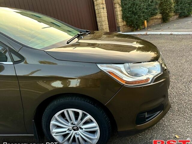 Коричневый Ситроен С4, объемом двигателя 1.6 л и пробегом 211 тыс. км за 6200 $, фото 3 на Automoto.ua