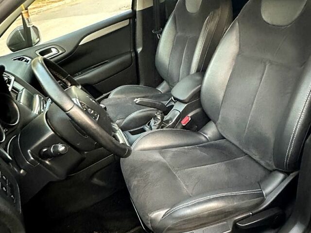 Коричневый Ситроен С4, объемом двигателя 1.6 л и пробегом 250 тыс. км за 6400 $, фото 10 на Automoto.ua