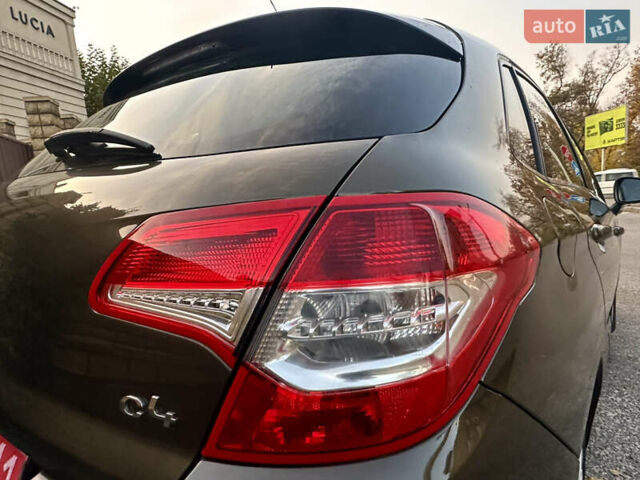 Коричневий Сітроен С4, об'ємом двигуна 1.6 л та пробігом 287 тис. км за 6500 $, фото 11 на Automoto.ua