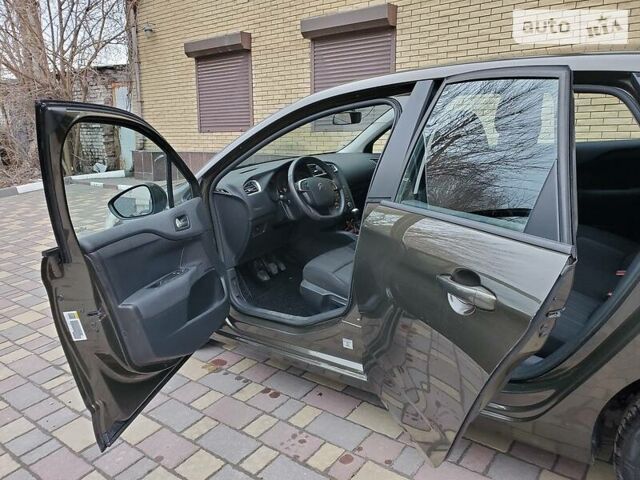 Коричневый Ситроен С4, объемом двигателя 1.6 л и пробегом 167 тыс. км за 6950 $, фото 15 на Automoto.ua