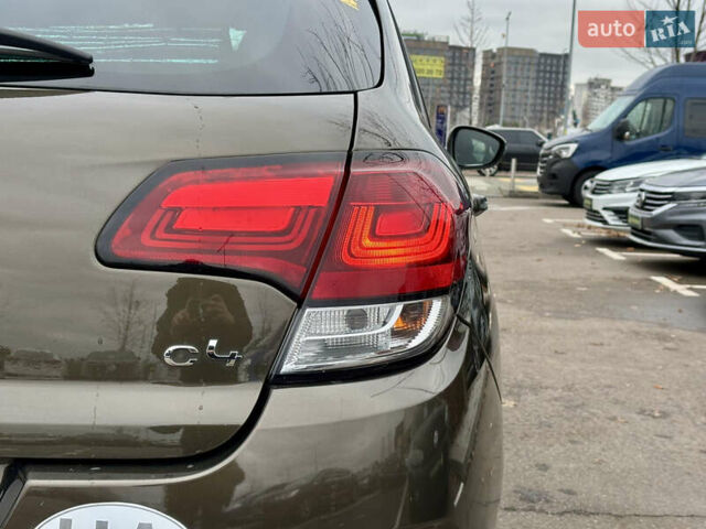 Коричневый Ситроен С4, объемом двигателя 1.6 л и пробегом 253 тыс. км за 9500 $, фото 8 на Automoto.ua