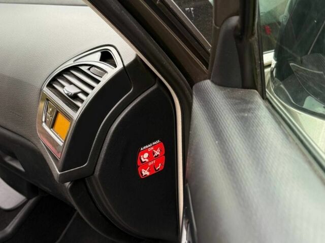 Коричневый Ситроен С4, объемом двигателя 1.6 л и пробегом 330 тыс. км за 5100 $, фото 20 на Automoto.ua