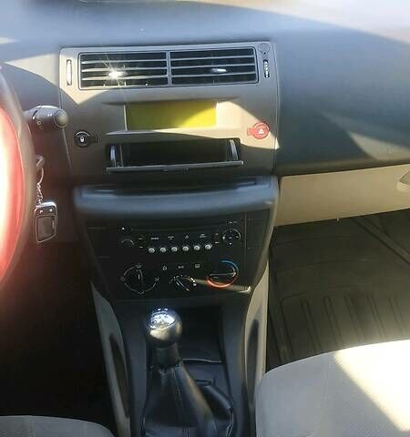 Красный Ситроен С4, объемом двигателя 1.6 л и пробегом 190 тыс. км за 2000 $, фото 18 на Automoto.ua