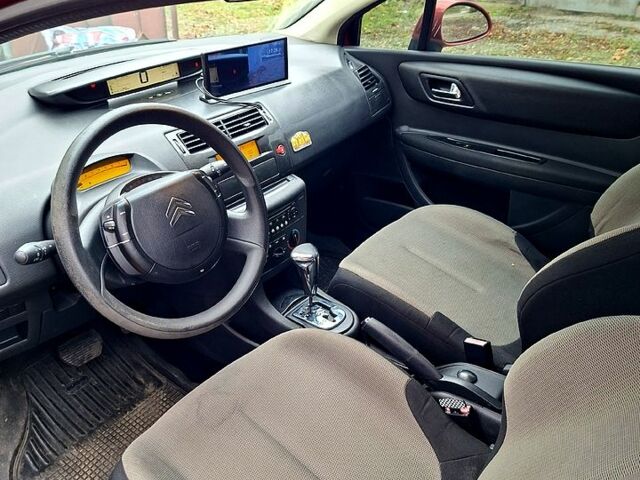 Червоний Сітроен С4, об'ємом двигуна 1.6 л та пробігом 189 тис. км за 4300 $, фото 9 на Automoto.ua