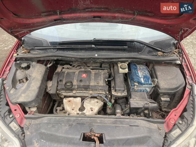 Червоний Сітроен С4, об'ємом двигуна 1.59 л та пробігом 158 тис. км за 4750 $, фото 8 на Automoto.ua