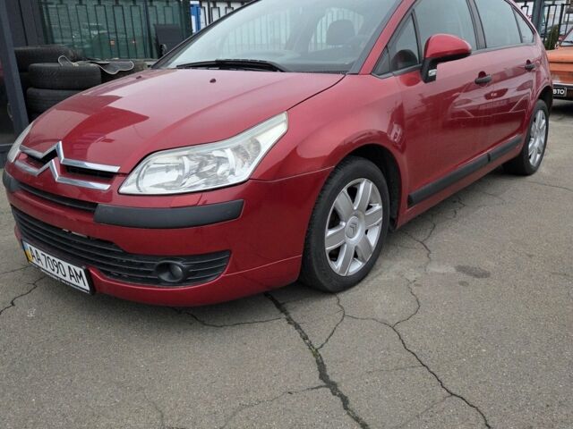Красный Ситроен С4, объемом двигателя 1.6 л и пробегом 180 тыс. км за 4999 $, фото 1 на Automoto.ua