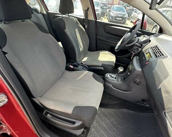 Красный Ситроен С4, объемом двигателя 1.6 л и пробегом 180 тыс. км за 4999 $, фото 6 на Automoto.ua
