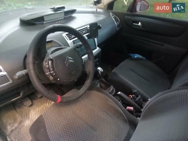 Красный Ситроен С4, объемом двигателя 1.59 л и пробегом 140 тыс. км за 3200 $, фото 2 на Automoto.ua