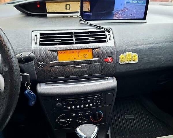 Красный Ситроен С4, объемом двигателя 1.6 л и пробегом 189 тыс. км за 4300 $, фото 9 на Automoto.ua