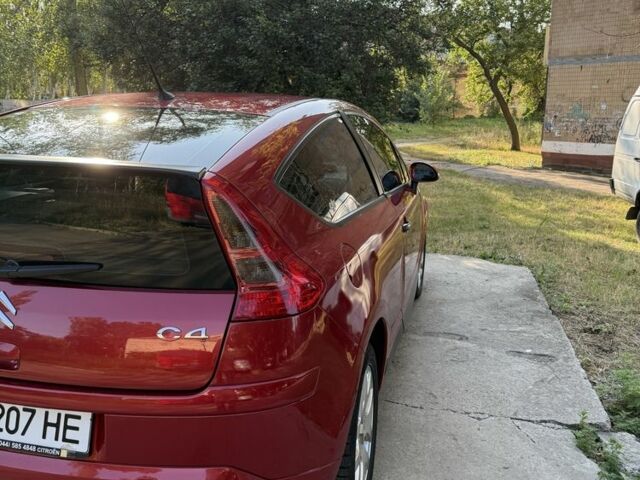 Красный Ситроен С4, объемом двигателя 1.6 л и пробегом 50 тыс. км за 5000 $, фото 3 на Automoto.ua