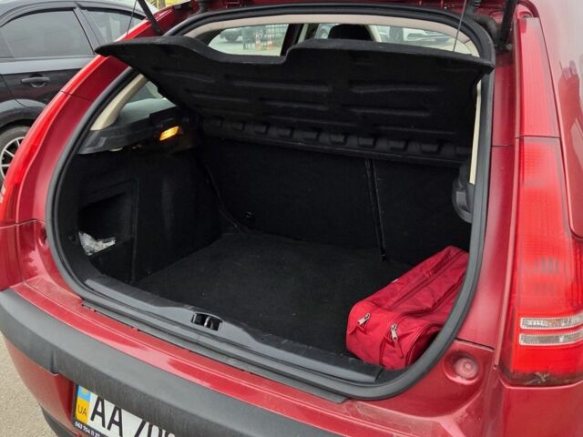 Красный Ситроен С4, объемом двигателя 1.6 л и пробегом 180 тыс. км за 4999 $, фото 5 на Automoto.ua