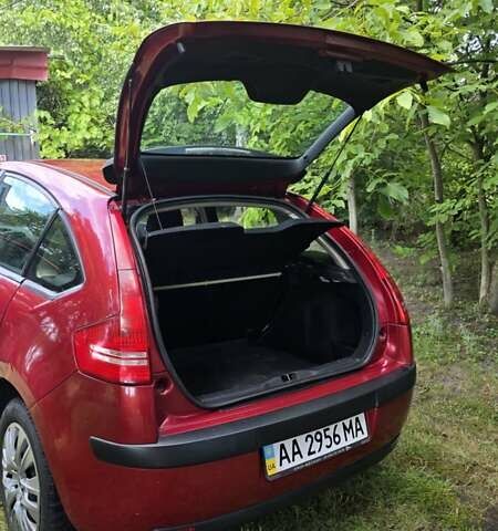 Красный Ситроен С4, объемом двигателя 1.6 л и пробегом 140 тыс. км за 4500 $, фото 8 на Automoto.ua